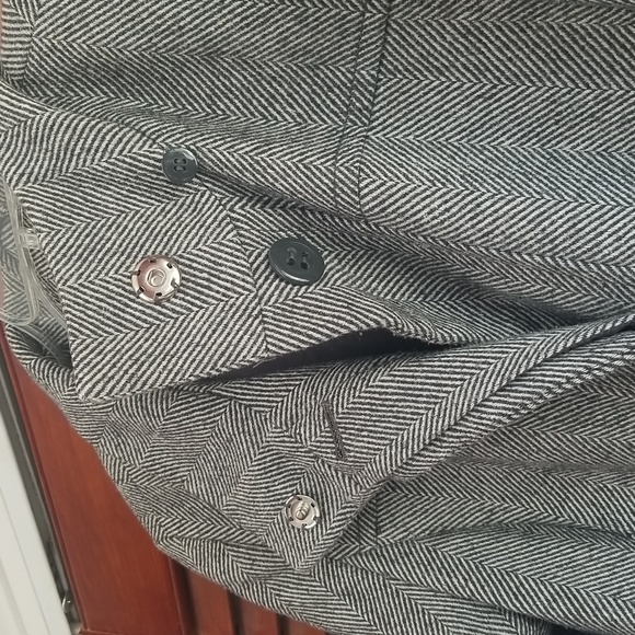 🖤 Macy's Esprit Black and White Herringbone Patterned Coat 🖤 - Picture 9 of 12